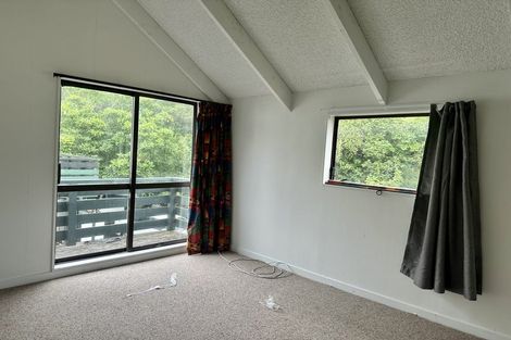 Photo of property in 1 Kim Street, Khandallah, Wellington, 6035