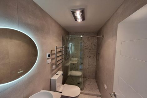 Photo of property in 1e Currey Crescent, Milford, Auckland, 0620