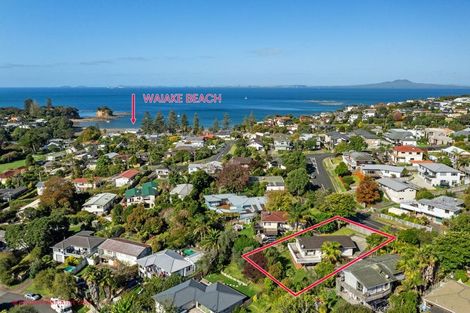 Photo of property in 8 Weatherly Road, Torbay, Auckland, 0630