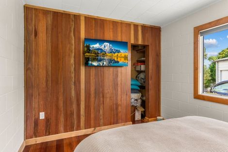 Photo of property in 8 Signal Station Road, Pouto, 0391