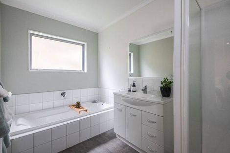 Photo of property in 10 Flotilla Place, Whitby, Porirua, 5024