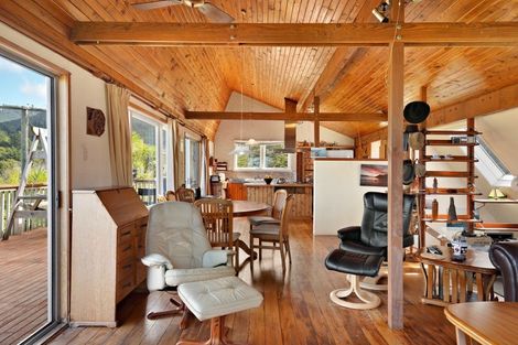 Photo of property in 17 Tawhiti Street, Tokomaru Bay, 4079