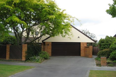 Photo of property in 14 Felstead Place Avonhead Christchurch City