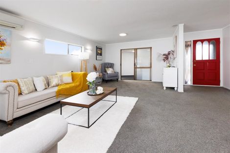 Photo of property in 18 Kaanapali Place, Wattle Downs, Auckland, 2103