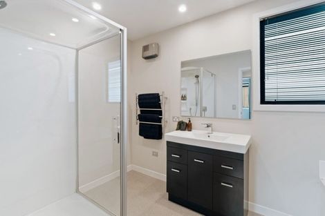 Photo of property in 2 Jacks Point Rise, Jacks Point, Queenstown, 9371