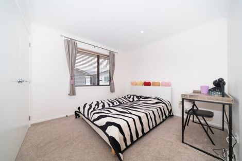 Photo of property in 134 Johnstone Drive, Fitzherbert, Palmerston North, 4410