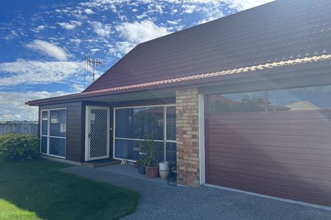 Photo of property in Rangeview Villas, 23/9 Fuller Close, Levin, 5510