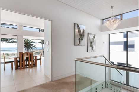 Photo of property in 81 Marine Parade, Mount Maunganui, 3116