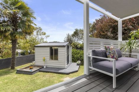 Photo of property in 22 Ashcroft Avenue, Mangere Bridge, Auckland, 2022