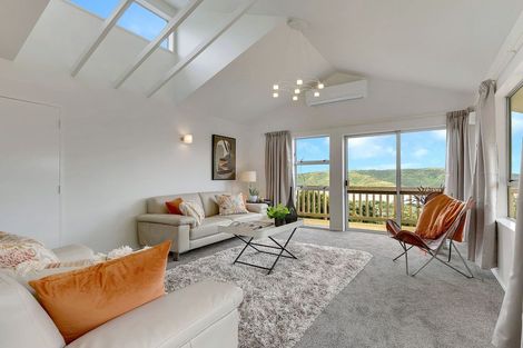 Photo of property in 10 Kahu Road, Paremata, Porirua, 5024