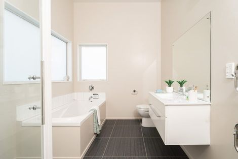 Photo of property in 36h Erlestoke Crescent, Churton Park, Wellington, 6037