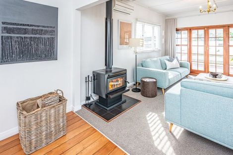 Photo of property in 3 Carlton Avenue, Gonville, Whanganui, 4501