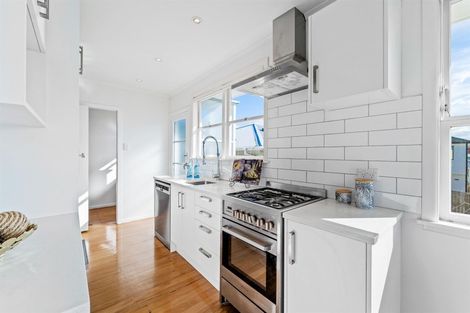 Photo of property in 1/23 Bond Crescent, Forrest Hill, Auckland, 0620