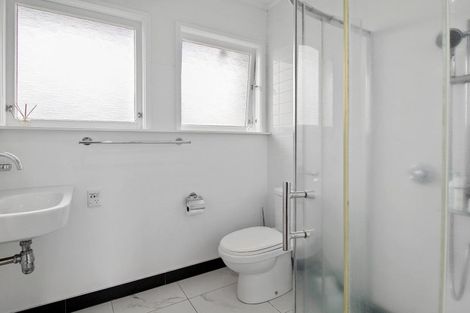 Photo of property in 2 Glen Lynne Avenue, Queenwood, Hamilton, 3210