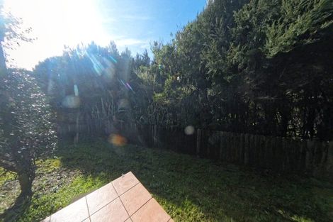 Photo of property in 106 George Deane Place, Greenhithe, Auckland, 0632