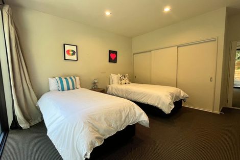 Photo of property in 1 Buckler Court, Jacks Point, Queenstown, 9371