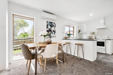 Photo of property in 4/236 Te Atatu Road, Te Atatu South, Auckland, 0610