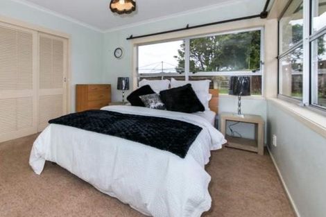 Photo of property in 7 Kurnell Drive, Botany Downs, Auckland, 2010