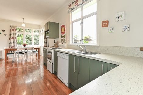 Photo of property in 11 Elizabeth Place, Clive, 4102