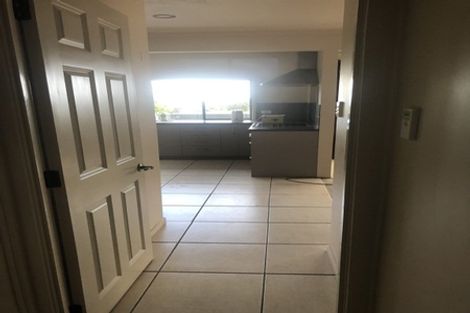 Photo of property in 3 Tinopai Road, Titirangi, Auckland, 0604