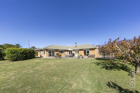 Photo of property in 2 Applemoors Way, Riverhead, 0820