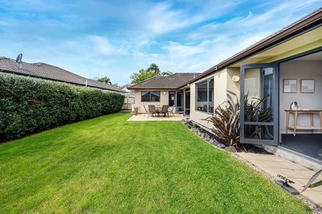 Photo of property in 27 Lansell Drive, East Tamaki Heights, Auckland, 2016