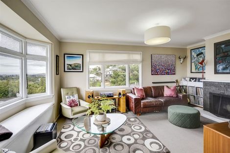 Photo of property in 4 Oliver Road, Hospital Hill, Napier, 4110