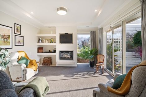 Photo of property in 14 Riverside Way, Amberley, 7410