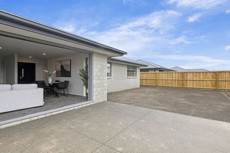 Photo of property in 13 Huntaway Lane, Te Atatu Peninsula, Auckland, 0610