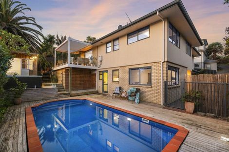 Photo of property in 21a Cliff Road, Torbay, Auckland, 0630