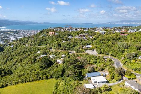 Photo of property in 120 Miromiro Road, Normandale, Lower Hutt, 5010