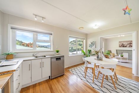 Photo of property in 23 Holmes Grove, Naenae, Lower Hutt, 5011