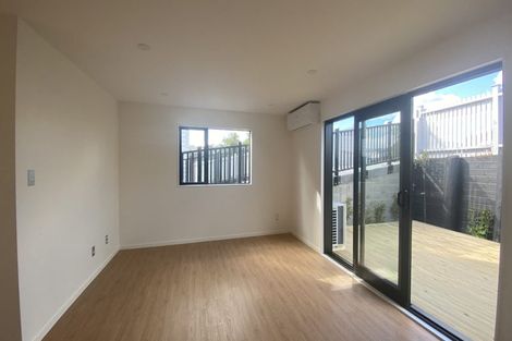 Photo of property in 37a Allington Road, Massey, Auckland, 0614