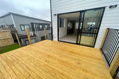 Photo of property in 20b Crestview Rise, Papakura, 2110