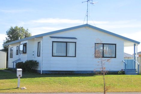 Photo of property in 40 Lloyd Drive, Nawton, Hamilton, 3200