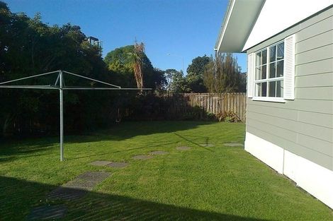 Photo of property in 35 Barbados Drive, Unsworth Heights, Auckland, 0632