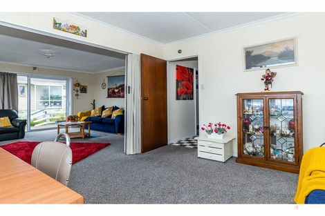 Photo of property in 5-5a Rugby Street, Waimate, 7924