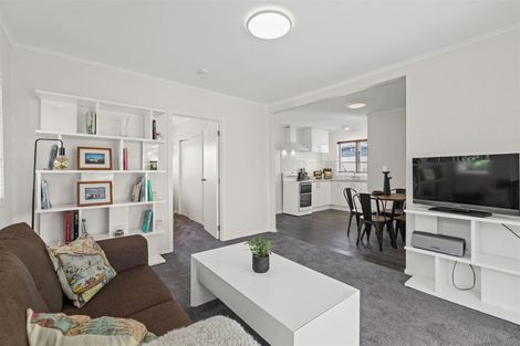 Photo of property in 2/13 Salisbury Road, Birkdale, Auckland, 0626