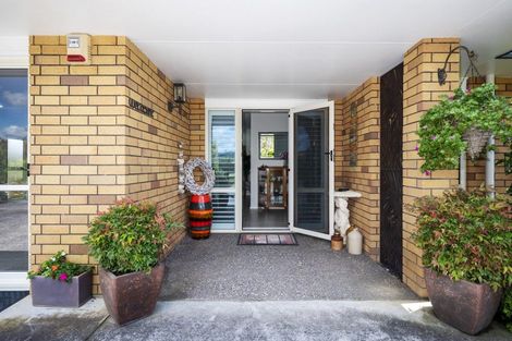 Photo of property in 590 Clevedon Kawakawa Road, Clevedon, Papakura, 2585