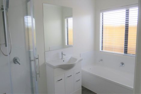 Photo of property in 16 Ladeira Place, Fitzroy, Hamilton, 3206
