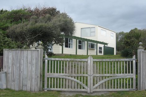 Photo of property in 14 Arataki Street, Waitarere Beach, Levin, 5510