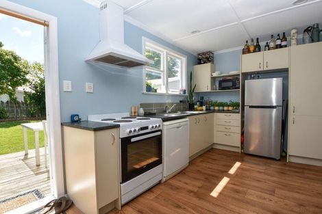 Photo of property in 32 Rhodes Street, Carterton, 5713