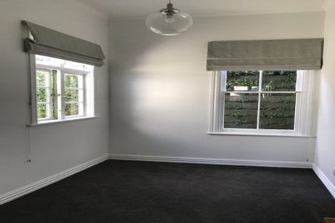 Photo of property in 21 Dorking Road, Brooklyn, Wellington, 6021