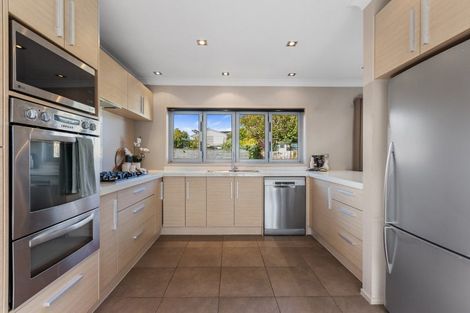 Photo of property in 28 Andrew Place, Otumoetai, Tauranga, 3110