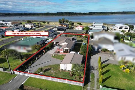 Photo of property in 22 Shortt Street, Foxton Beach, Foxton, 4815