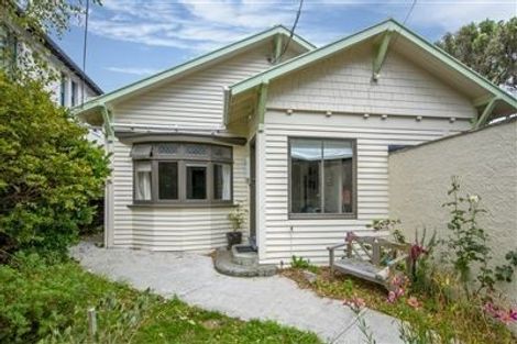 Photo of property in 16 Moana Road, Kelburn, Wellington, 6012