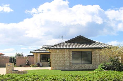 Photo of property in 21 Mcleod Place, Papamoa Beach, Papamoa, 3118