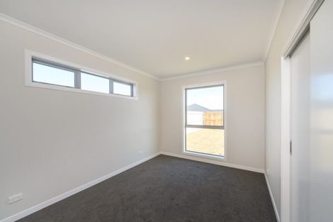 Photo of property in 49 Atlantic Drive, Fitzherbert, Palmerston North, 4410