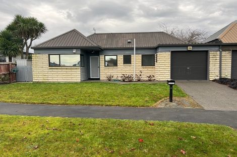 Photo of property in 2/2 Wakelin Place, Redwood, Christchurch, 8051