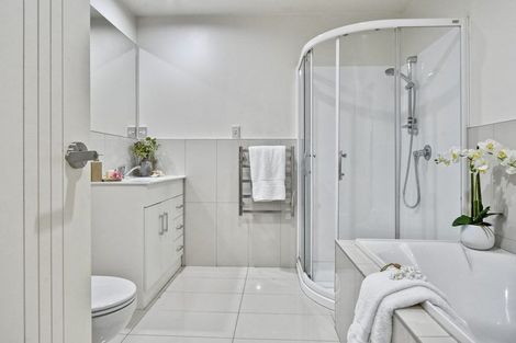 Photo of property in 27 Popokatea Drive, Takanini, 2112